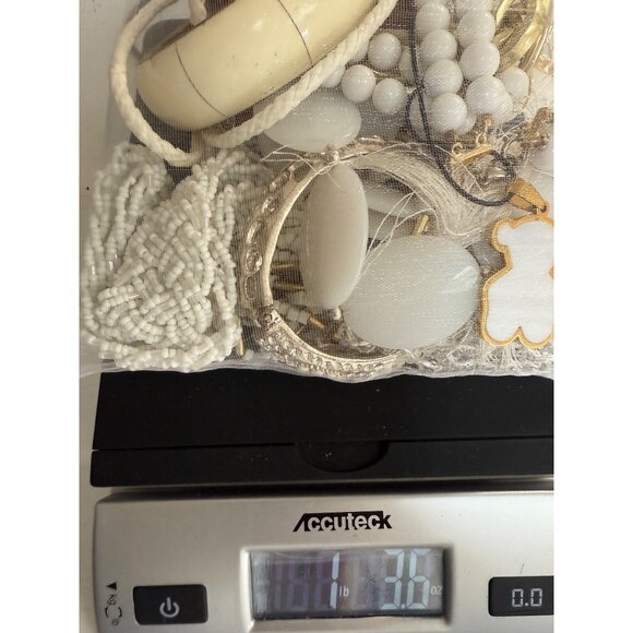 Jewelry Lot Wearable White & Gold Assorted Pieces Including Bangles Necklaces - Picture 4 of 9